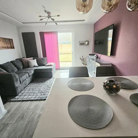 Jasmin'S House, 2 Bedroom House, Private Parking Northampton Exterior photo