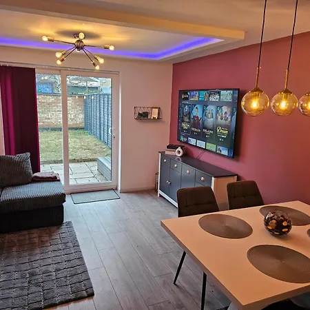 Jasmin'S House, 2 Bedroom House, Private Parking Northampton Exterior photo