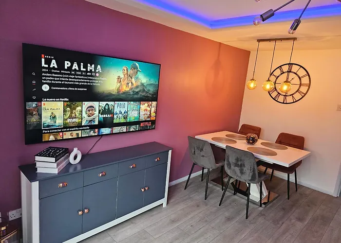 Jasmin\'S House, 2 Bedroom House, Private Parking