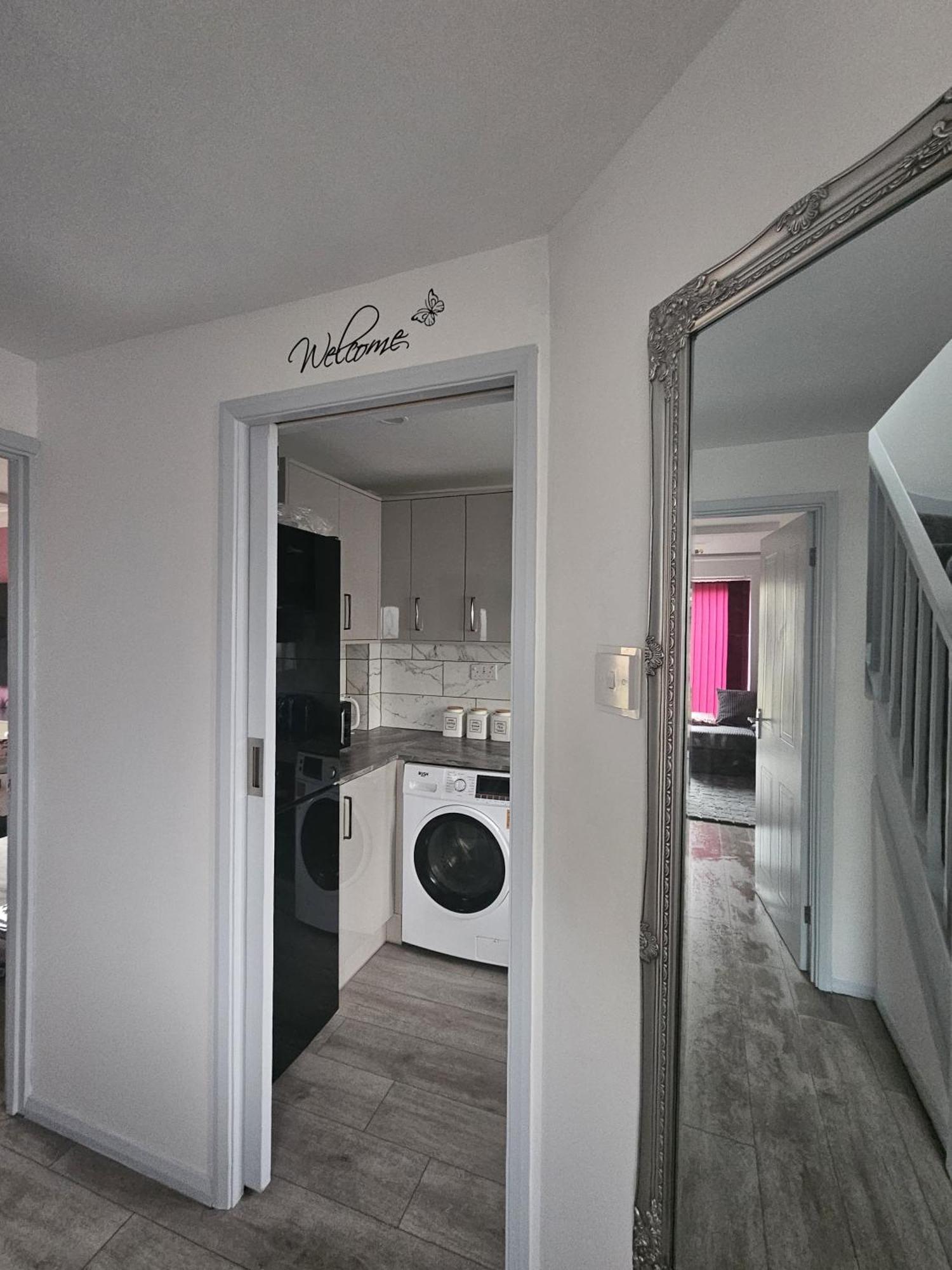Jasmin's House, 2 Bedroom House, Private Parking Вилла *